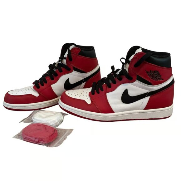 Nike Air Jordan 1 Retro High Chicago (2015) - Picture 7 of 9